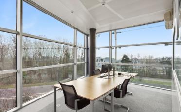 Office - image - 12