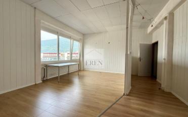 Mixed use property 1 room - image - 1