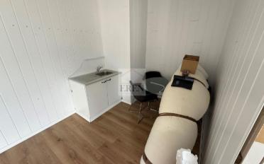 Mixed use property 1 room - image - 4