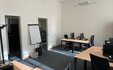 Office - image - 4