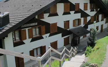 Furnished flat 2.5 rooms - image - 1