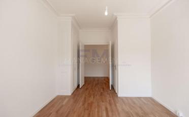 Apartment 4 rooms - image - 9