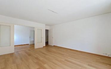 Apartment 4 rooms - image - 3
