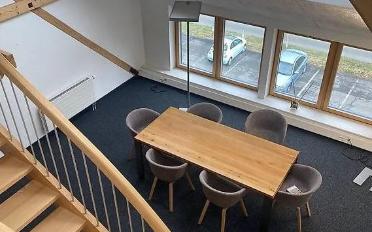 Office - image - 4