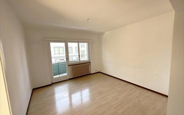 Apartment 4 rooms - image - 3