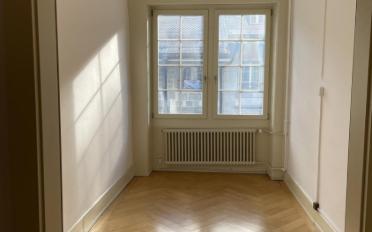 Apartment 4 rooms - image - 9