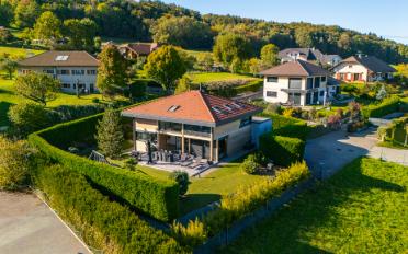 Terrace house - image - 9