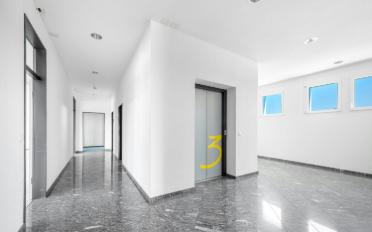 Office - image - 4