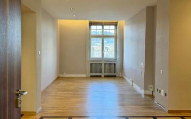 Bureau 8 pièces - image - 4