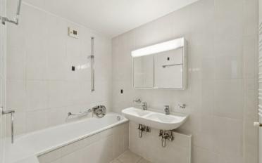 Apartment 4 rooms - image - 8