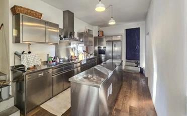 Apartment 20 rooms - image - 5