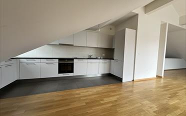Attic flat 5 rooms - image - 1