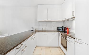 Furnished flat 3 rooms - image - 4
