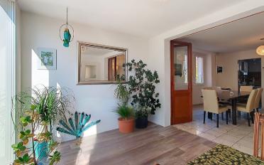 Villa - image - 6