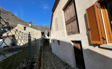 Residential building 10 rooms - image - 2