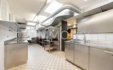 Immeuble résidentiel 11 pièces - image - 5