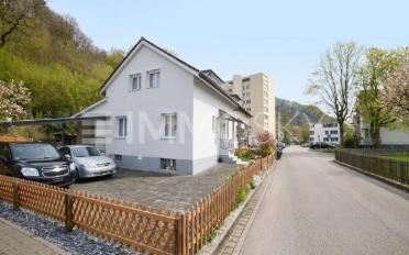 Einfamilienhaus 6.5 Zimmer - image - 1