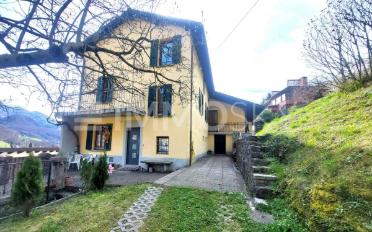 Residential building 7.5 rooms - image - 1