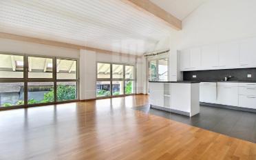 Dernier étage 7 pièces - image - 1