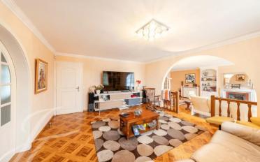 Single house 10 rooms - image - 4