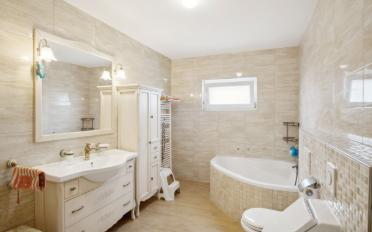 Single house 8 rooms - image - 11