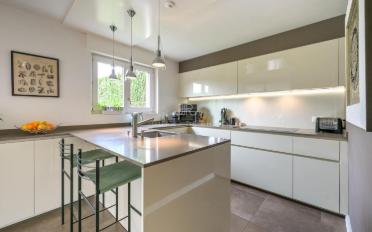 Villa - image - 3
