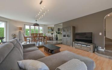 Villa - image - 1