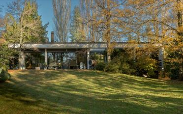 Villa - image - 1