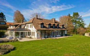 Villa 12.5 pièces - image - 1