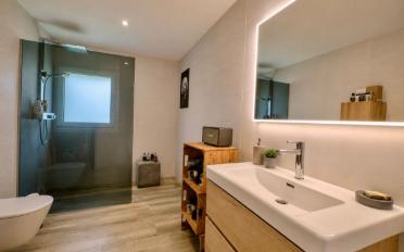 Bifamiliar house - image - 5