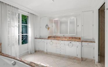 Villa 8 pièces - image - 8