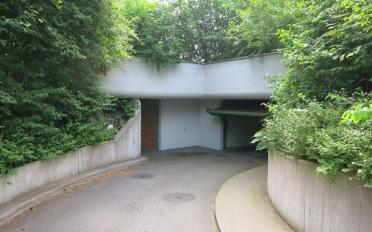 Covered parking place bike - image - 2