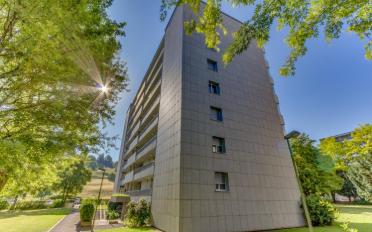 Place à motos couverte - image - 1