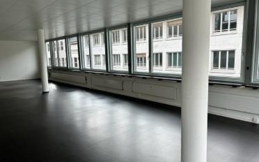 Office - image - 4