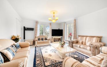 Single house 10 rooms - image - 8