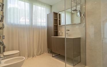 Villa 10.5 pièces - image - 17