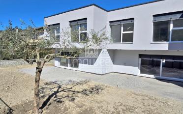 Reihenfamilienhaus 6.5 Zimmer - image - 1