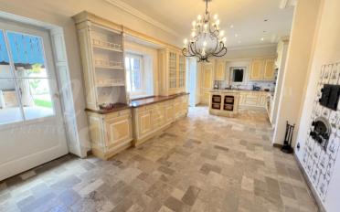 Single house 15 rooms - image - 9
