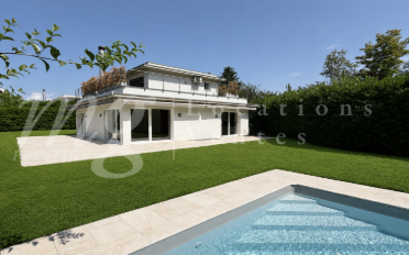Maison 8 pièces - image - 2