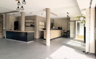 Hotel - image - 2