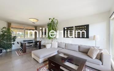 Furnished flat 6 rooms - image - 3