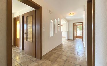 Villa - image - 4