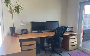 Office - image - 4