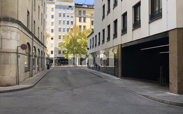 Moto Hallenplatz - image - 2