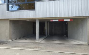 Place à motos couverte - image - 1