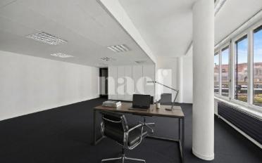 Office - image - 4