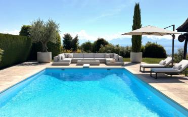 Villa 10.5 pièces - image - 1