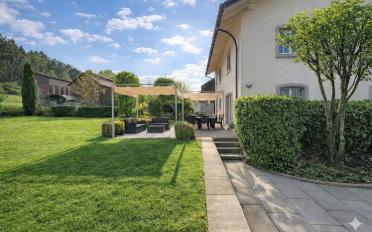 Einfamilienhaus 9.5 Zimmer - image - 1