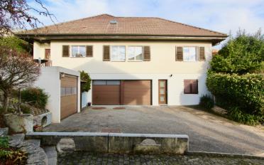 Villa - image - 1