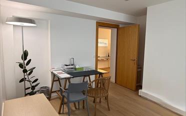 Office - image - 4